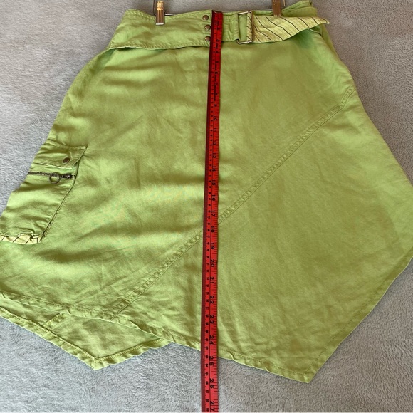 Nylon by Dex green skirt in lime green with asymmetrical hemline size 6 - Picture 2 of 7